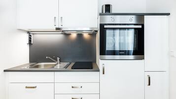 Køleskab, ovn, kogeplade, opvaskemaskine