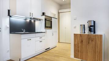 Køleskab, ovn, kogeplade, opvaskemaskine