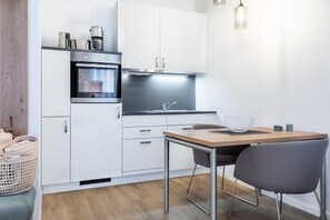 Kühlschrank, Ofen, Herdplatte, Geschirrspüler