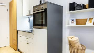 Køleskab, ovn, kogeplade, opvaskemaskine