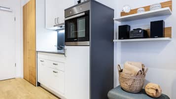 Kühlschrank, Ofen, Herdplatte, Geschirrspüler