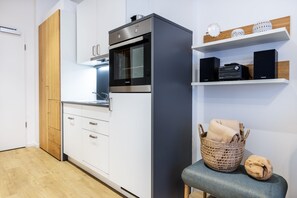 Réfrigérateur, four, plaque de cuisson, lave-vaisselle