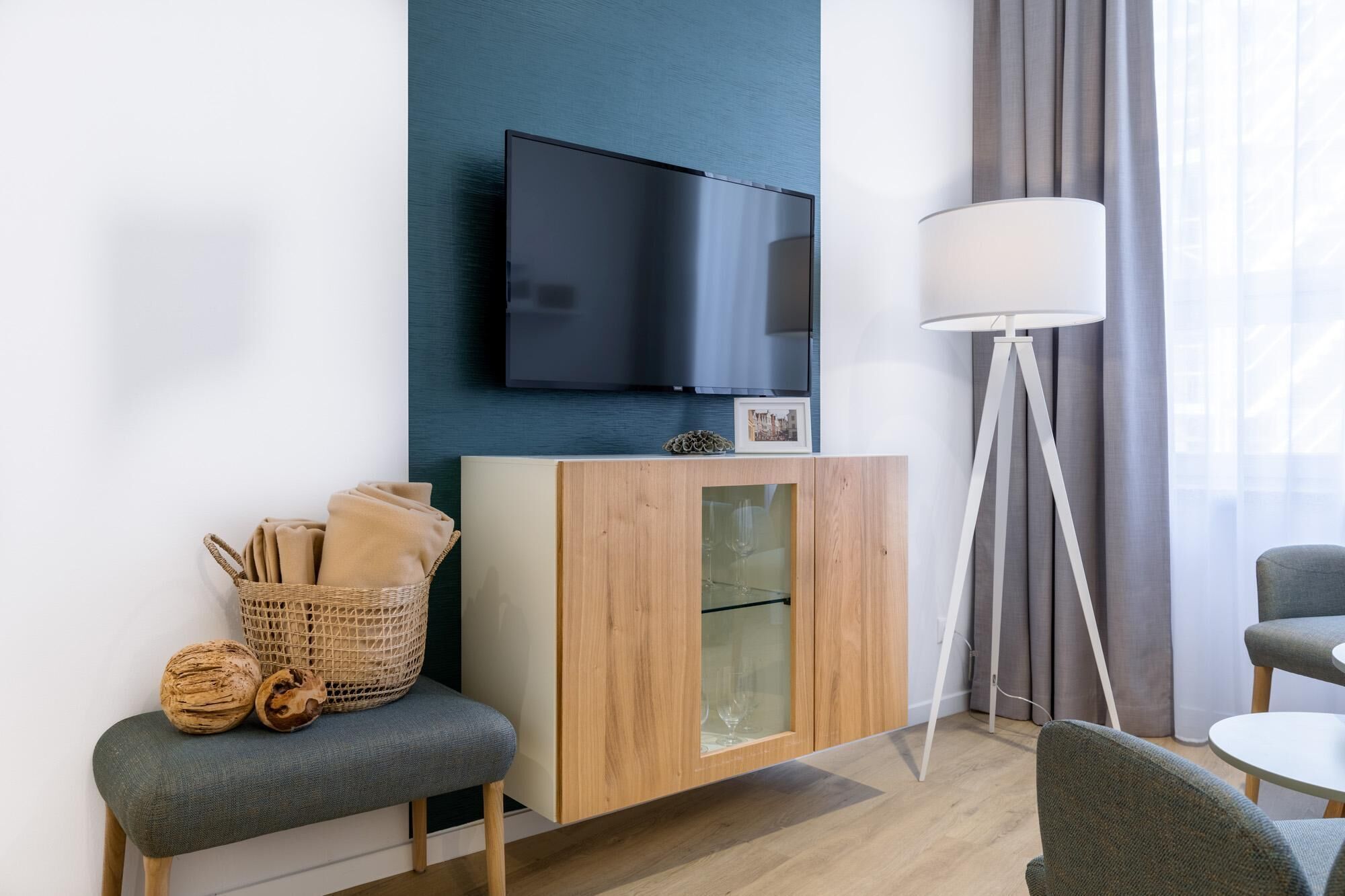 Fernseher, Stereoanlage