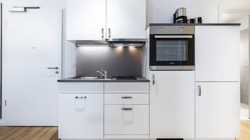 KĂŒhlschrank, Ofen, Herdplatte, GeschirrspĂŒler