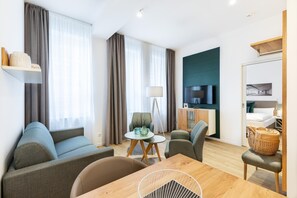 Télévision, chaîne hi-fi