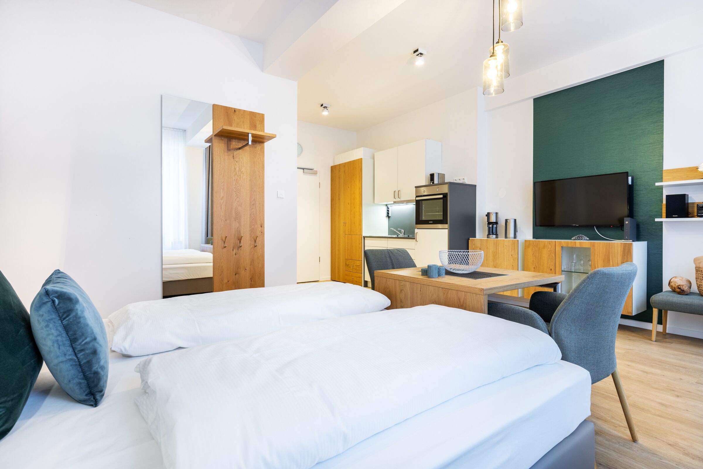 WiFi (free), bed sheets