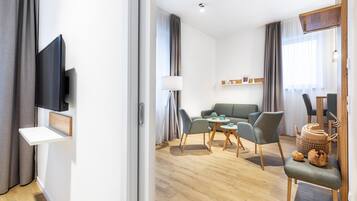 Fernseher, Stereoanlage