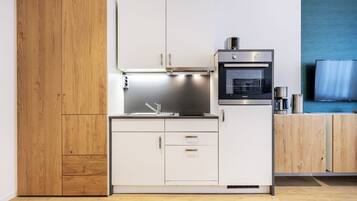 Køleskab, ovn, kogeplade, opvaskemaskine