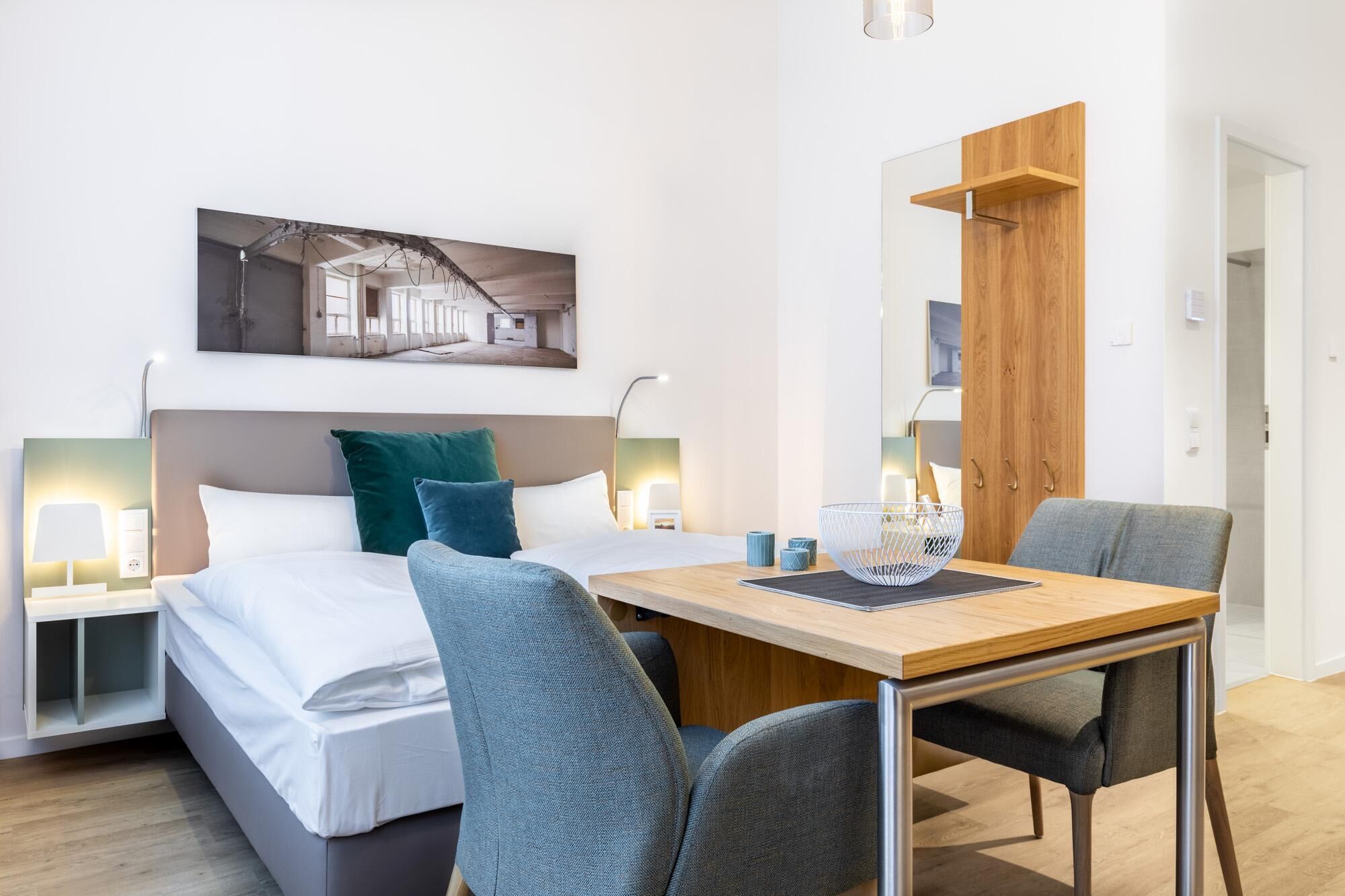 WiFi (free), bed sheets