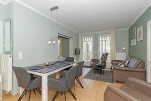 Dining - Wunderschöne Ferienwohnung mit Balkon zur Ostsee - Saunabereich im Haus Inklusiv (Ostseebad Kühlungsborn)