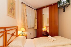 2 Schlafzimmer, Bügeleisen/Bügelbrett, kostenloses WLAN