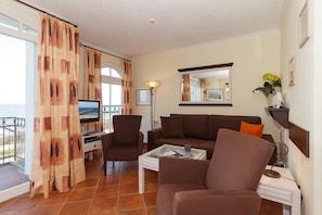 Fernseher, Bücher, Stereoanlage