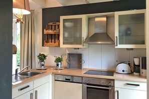 Kühlschrank, Ofen, Herdplatte, Geschirrspüler