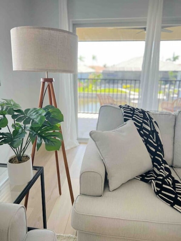 Smart TV - New Renovated Condo Punta Gorda 3B (Punta Gorda)