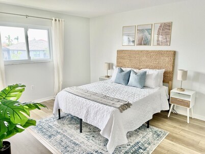 Second-Floor Canal-Front Coastal Retreat