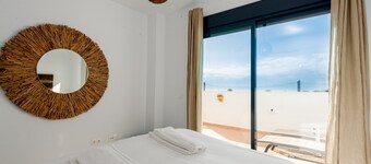 Lotus 2401 - Beautiful apartment pool & sea view
