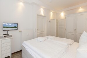 1 bedroom, iron/ironing board, free WiFi