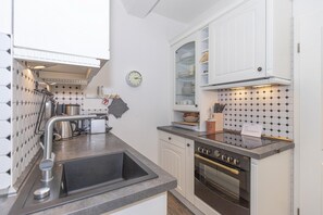 Køleskab, ovn, kogeplade, opvaskemaskine