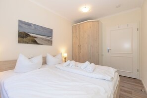 2 makuuhuonetta, silitysrauta/-lauta, ilmainen Wi-Fi