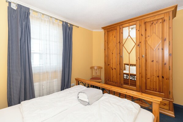 1 bedroom, iron/ironing board, free WiFi