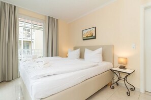 2 bedrooms, iron/ironing board, free WiFi - Tolle Ferienwohnung an der Ostsee mit Dachterrasse - Saunabereich & Pool im Haus (Ostseebad Kühlungsborn)