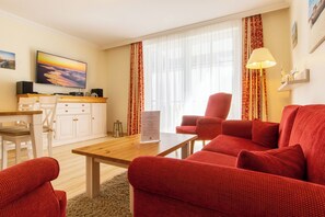 TV, DVD player, books, stereo - Tolles Ferienapartment mit Meerblick in Top-lage Zwischen Ostsee und Schloonsee (Bansin)