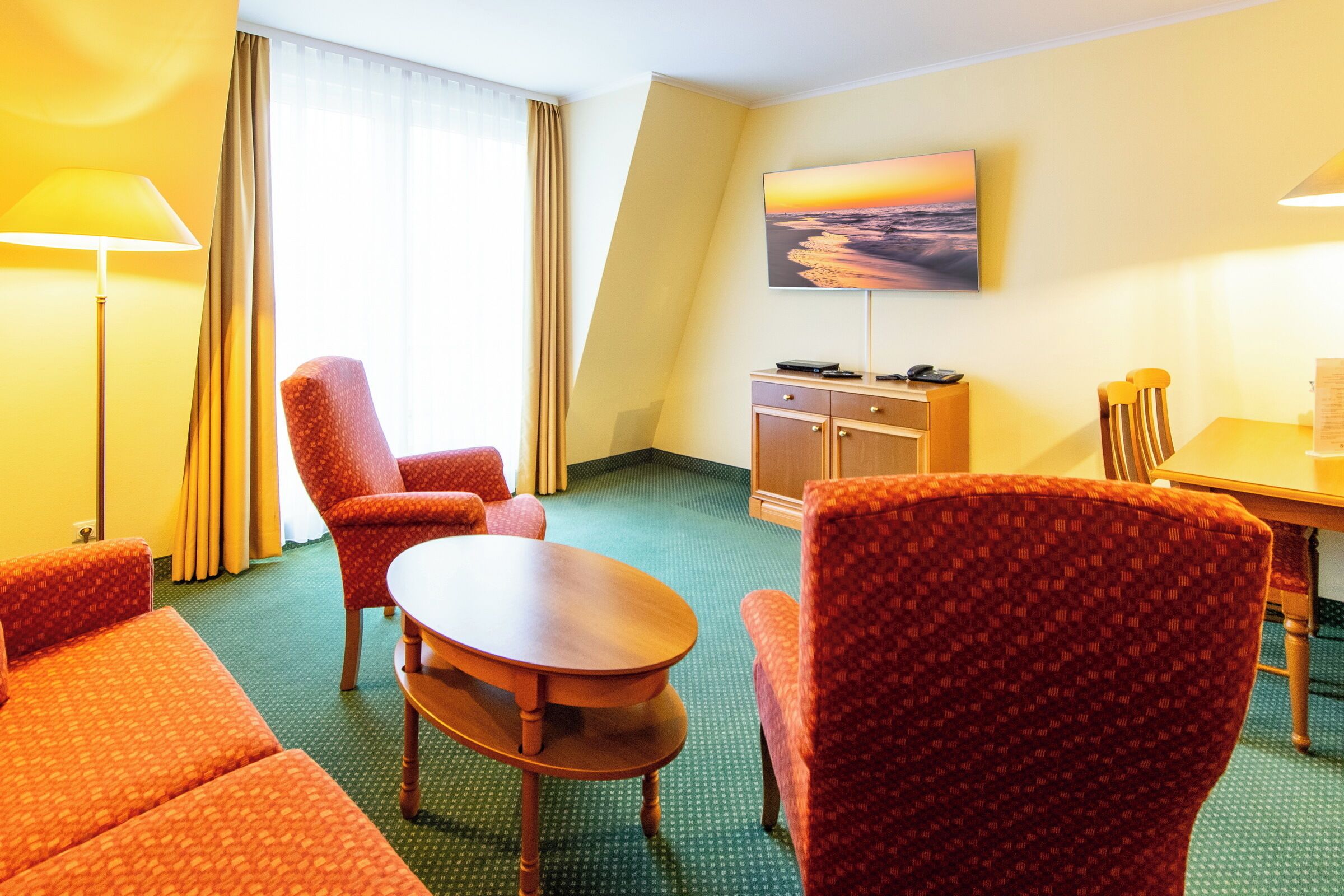 Fernseher, DVD-Player, Stereoanlage