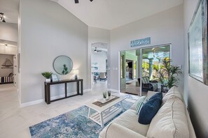 Smart TV, fireplace, ping pong, stereo - Luxury Cape Coral Retreat • 5 Min to Westin Marina • Heated Pool & Outdoor Oasis (Cape Coral)