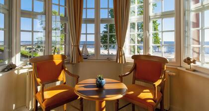 Ferienwohnung mit Erker und traumhaft-schönem Meerblick in bester Strandlage