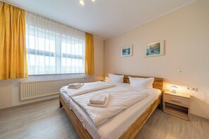 1 bedroom, free WiFi - Maisonette-ferienwohnung in Deichlage an der Nordsee Inkl. Balkon mit Meerblick (Nordseeheilbad Schillig)
