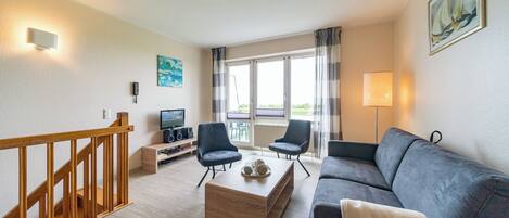 TV, DVD player, books, stereo