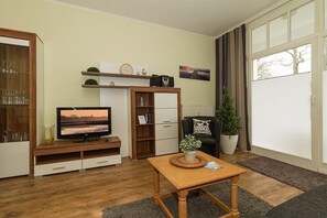 Télévision, chaîne hi-fi