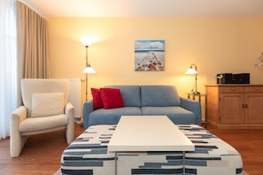 TV, DVD player, books, stereo