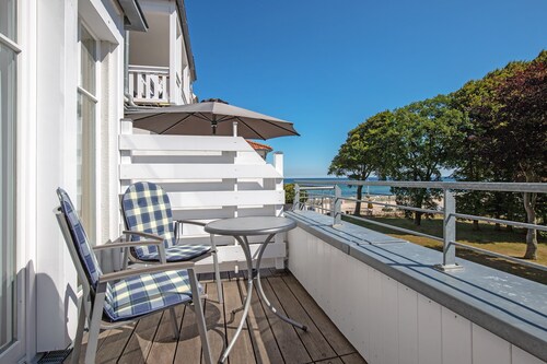 Ferienwohnung mit Tollem Balkon und Blick bis zum Meer in Direkter Strandlage