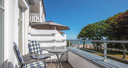 Ferienwohnung mit Tollem Balkon und Blick bis zum Meer in Direkter Strandlage
