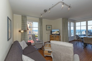 TV, DVD player, books, stereo