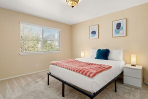 5 bedrooms, desk, iron/ironing board, travel cot