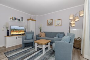 Tv, dvd-spelare, böcker och en stereo