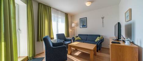 TV, DVD player, aparelho de som