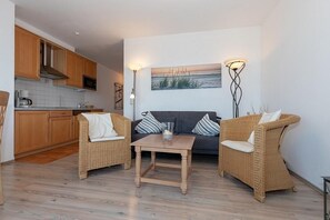 TV, DVD player, books, stereo