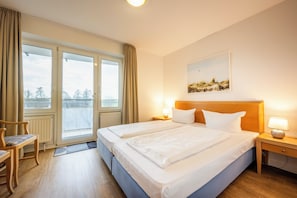 2 bedrooms, iron/ironing board, free WiFi - Strandnahe 3-zimmer Ferienwohnung mit Balkon und Direkt am Nordseedeich Gelegen (Nordseeheilbad Schillig)