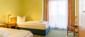 3-zimmer Ferienwohnung mit Loggia und Strandkorb - nur 100 m zum Ostseestrand