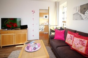 Télévision, livres, chaîne hi-fi