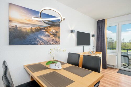 Familien-Maisonettewohnung an der Nordsee mit Balkon und Blick zum grünen Deich