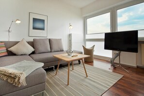 TV, books, stereo - Tolle Ferienwohnung in der Ersten Reihe mit Sensationellem Meer- und Strandblick (Nordseeheilbad Wangerooge)