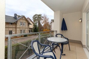 Outdoor dining - 3-zimmer Familienapartment mit Geschütztem Balkon - nur 100 m zum Ostseestrand (Ahlbeck)