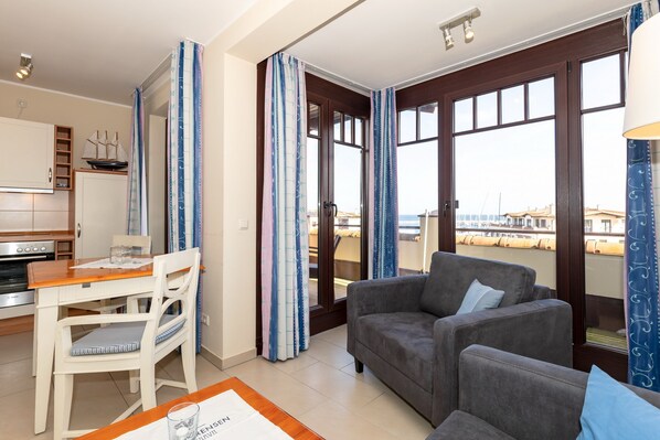 Televisión, reproductor de DVD y estéreo 