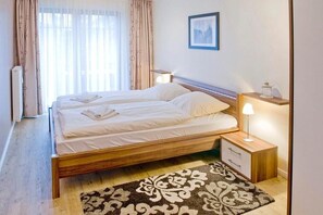 2 bedrooms, iron/ironing board, free WiFi