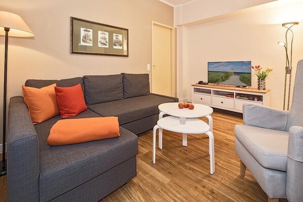 TV, DVD player, books, stereo