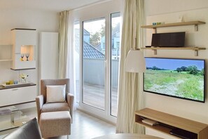 Fernseher, DVD-Player, Stereoanlage